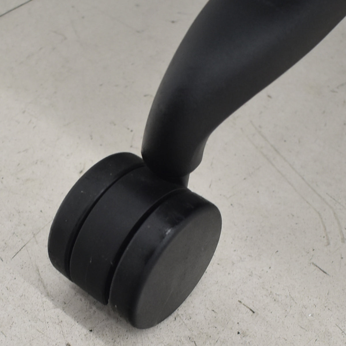 【中古】ハーマンミラー　セイルチェア　可動肘　前傾機能　2017年製　オリーブ　2025122503【中古オフィス家具】