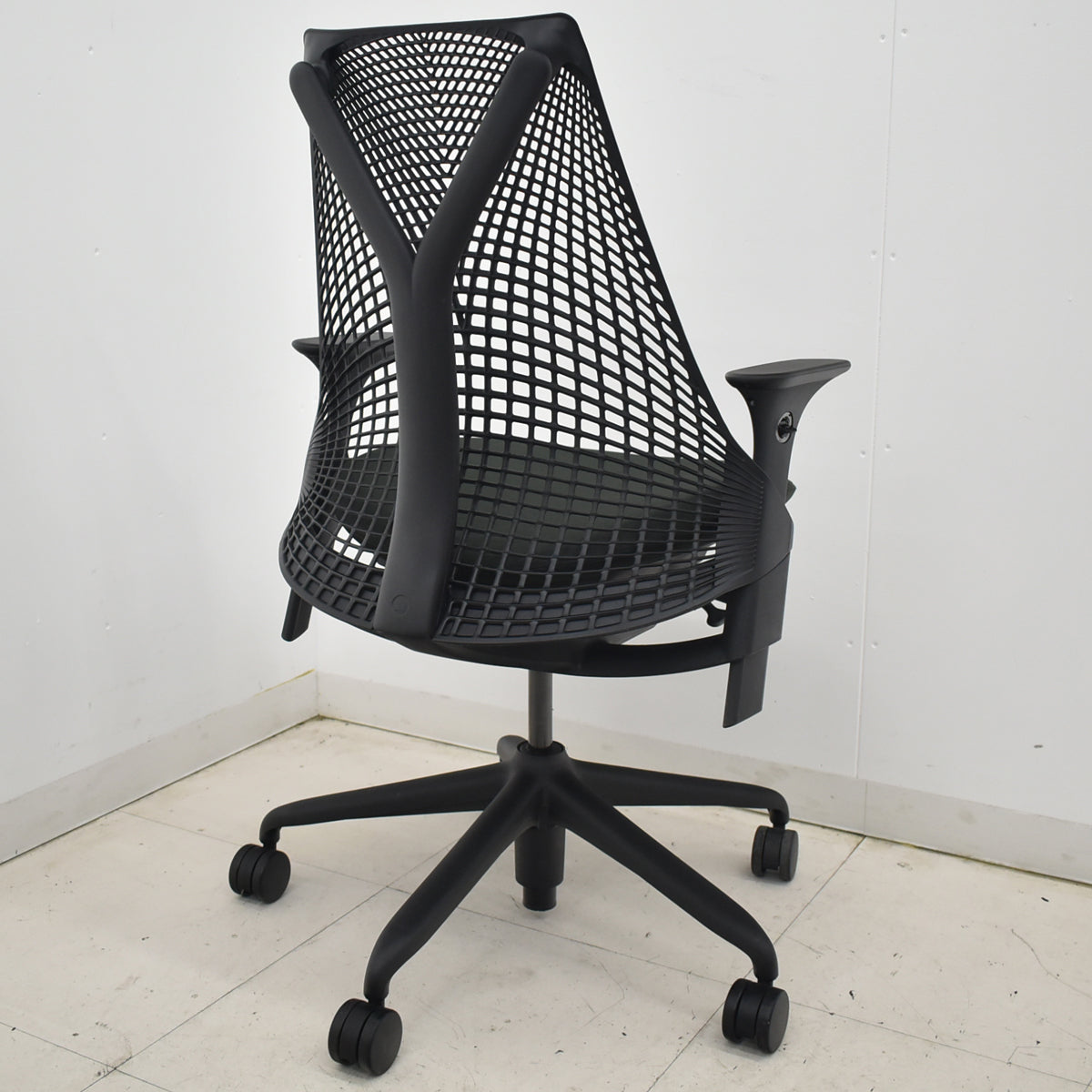 【中古】ハーマンミラー　セイルチェア　可動肘　前傾機能　2017年製　オリーブ　2025122503【中古オフィス家具】