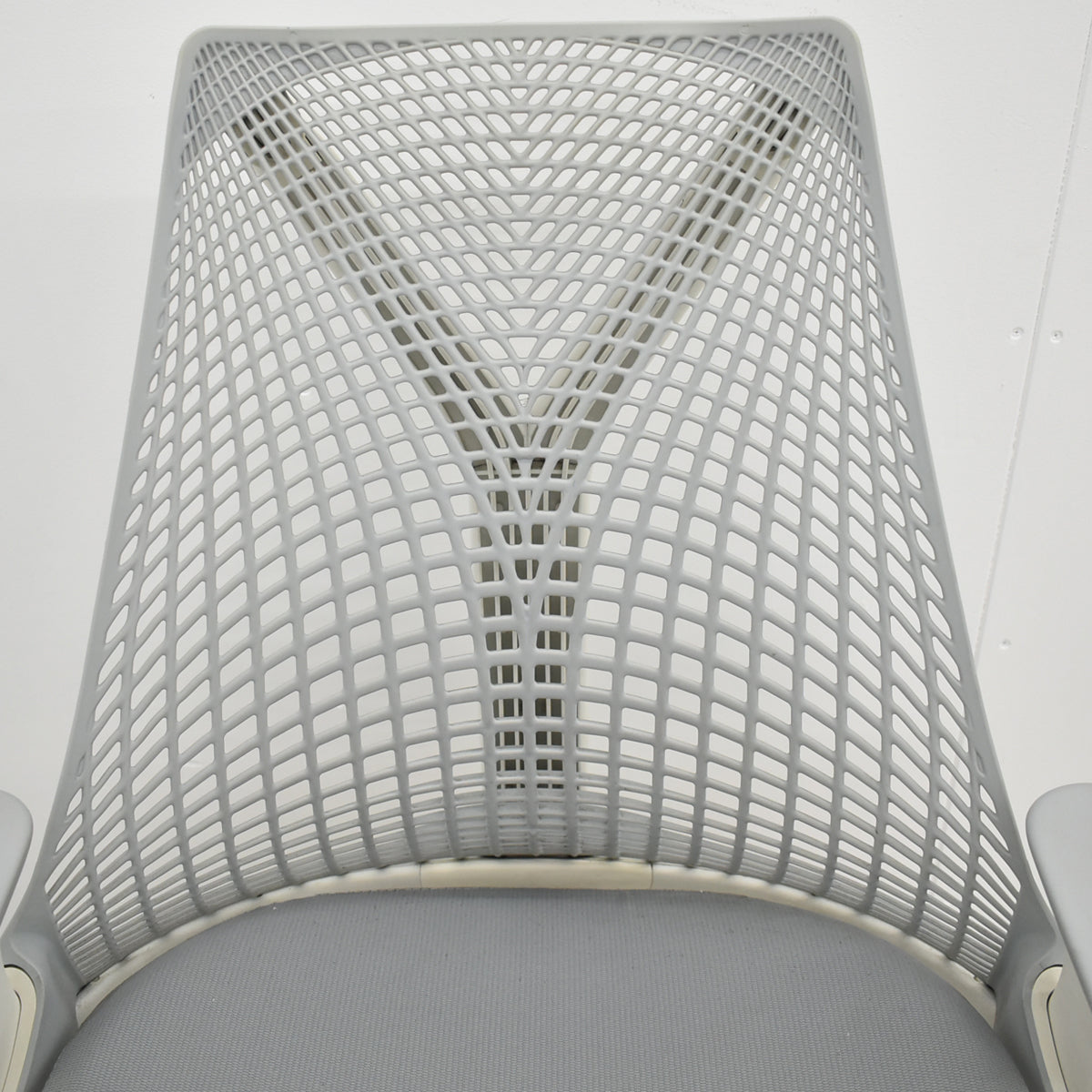 【中古】ハーマンミラー　セイルチェア　可動肘　前傾機能　グレー　2025122504【中古オフィス家具】