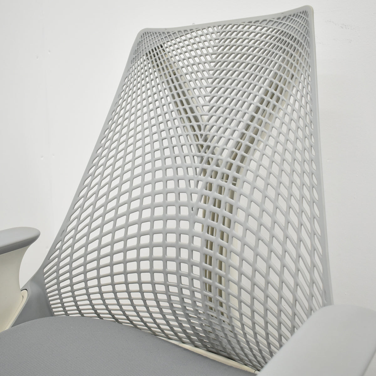 【中古】ハーマンミラー　セイルチェア　可動肘　前傾機能　グレー　2025122504【中古オフィス家具】