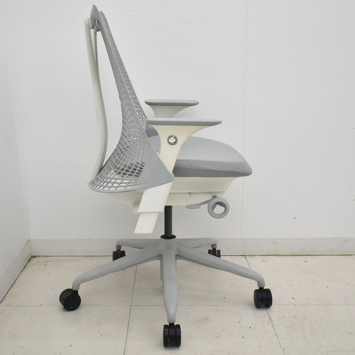 【中古】ハーマンミラー　セイルチェア　可動肘　前傾機能　グレー　2025122504【中古オフィス家具】