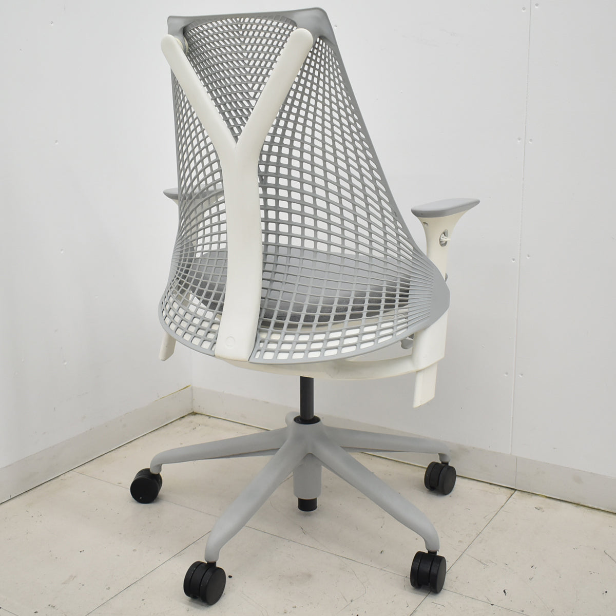 【中古】ハーマンミラー　セイルチェア　可動肘　前傾機能　グレー　2025122504【中古オフィス家具】
