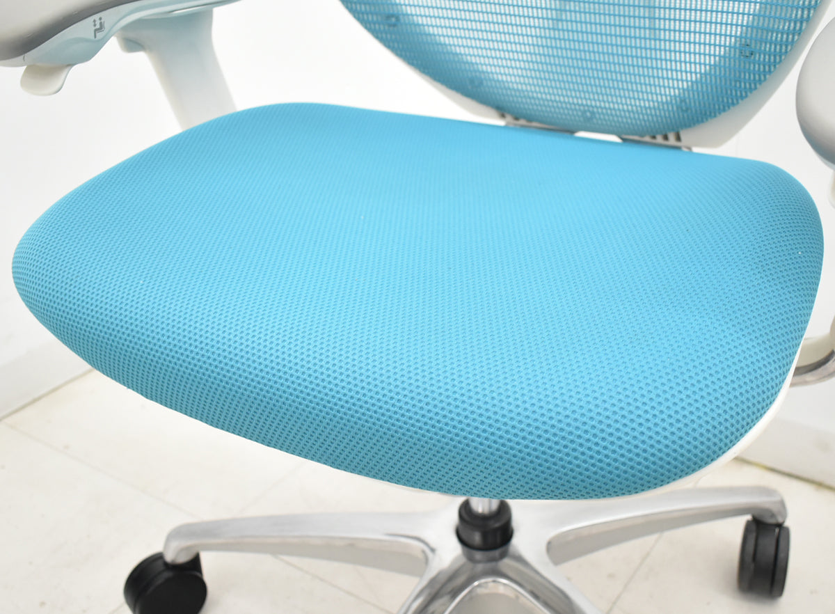 【中古】オカムラ　サブリナ　スマートオペレーション　可動肘　ポリッシュ　ブルーグリーン　2025122901【中古オフィス家具】