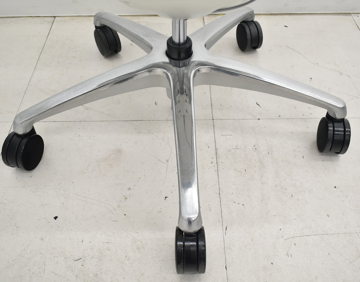 【中古】オカムラ　サブリナ　スマートオペレーション　可動肘　ポリッシュ　ブルーグリーン　2025122901【中古オフィス家具】