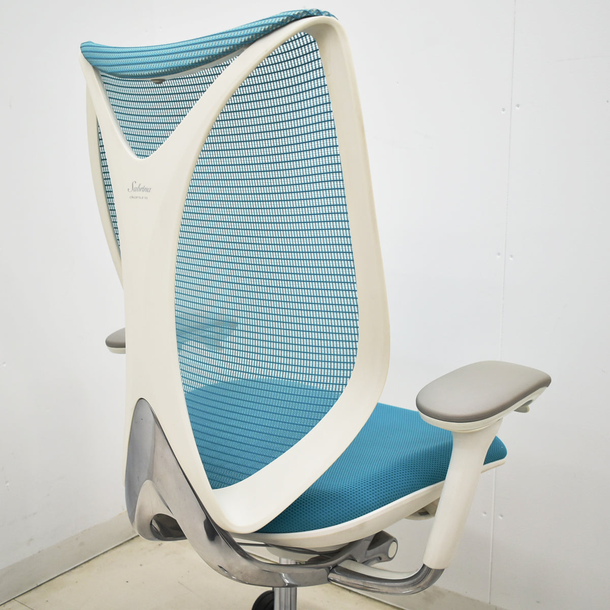 【中古】オカムラ　サブリナ　スマートオペレーション　可動肘　ポリッシュ　ブルーグリーン　2025122901【中古オフィス家具】