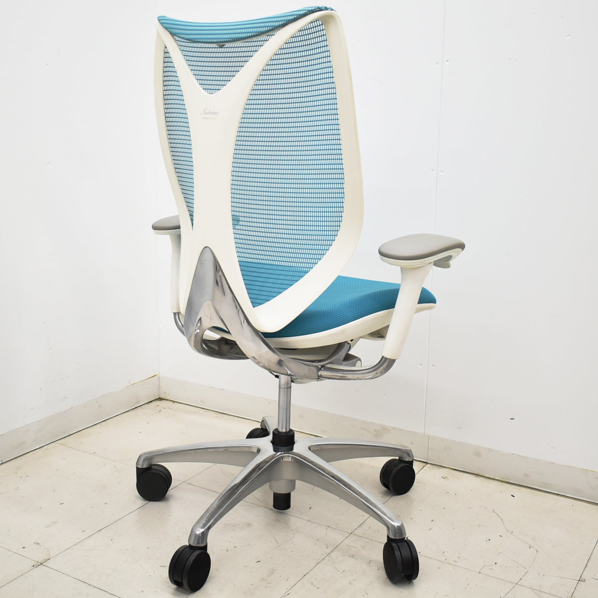 【中古】オカムラ　サブリナ　スマートオペレーション　可動肘　ポリッシュ　ブルーグリーン　2025122901【中古オフィス家具】