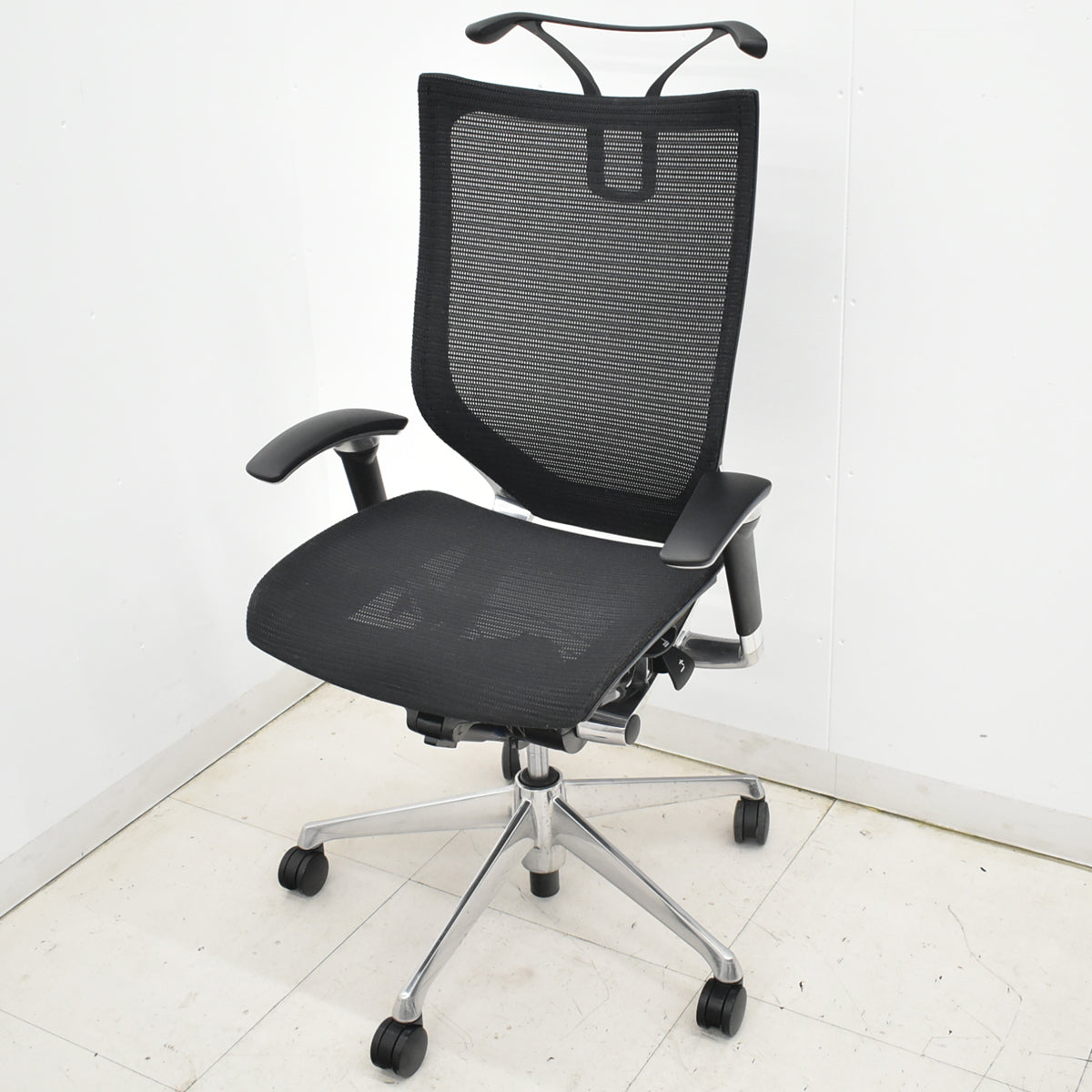 【中古】オカムラ　バロン　ハイバック　可動肘（肘パッド新品変換済）ハンガー　ポリッシュ　2021年製　ブラック　2026010601【中古オフィス家具】