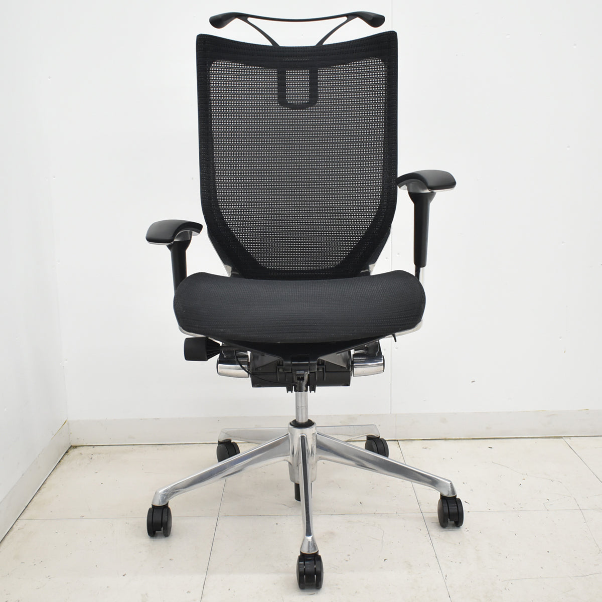 【中古】オカムラ　バロン　ハイバック　可動肘（肘パッド新品変換済）ハンガー　ポリッシュ　2021年製　ブラック　2026010601【中古オフィス家具】