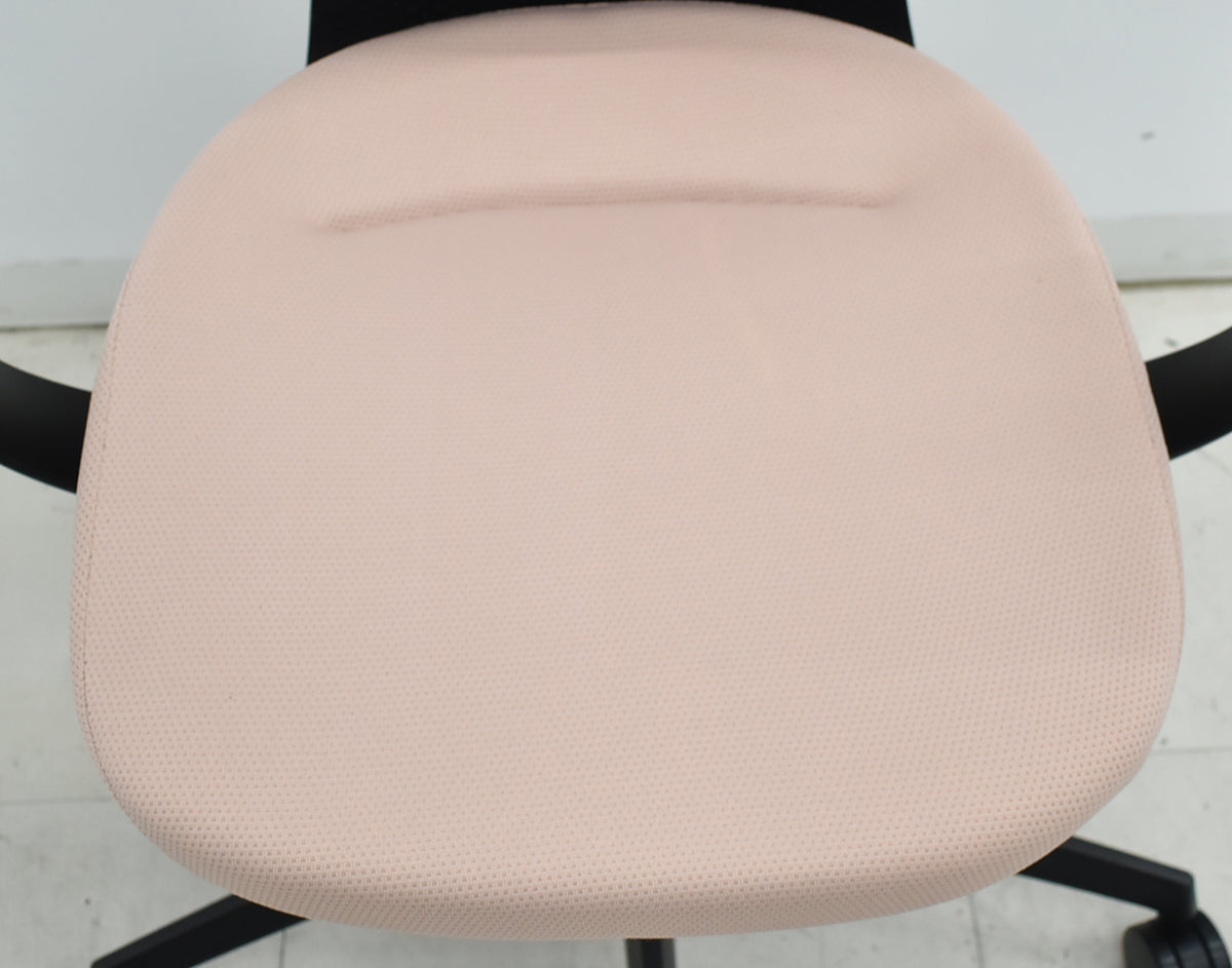 【中古】コクヨ　イング　固定肘　バーチカルタイプ　アッシュピンク　2026010603【中古オフィス家具】