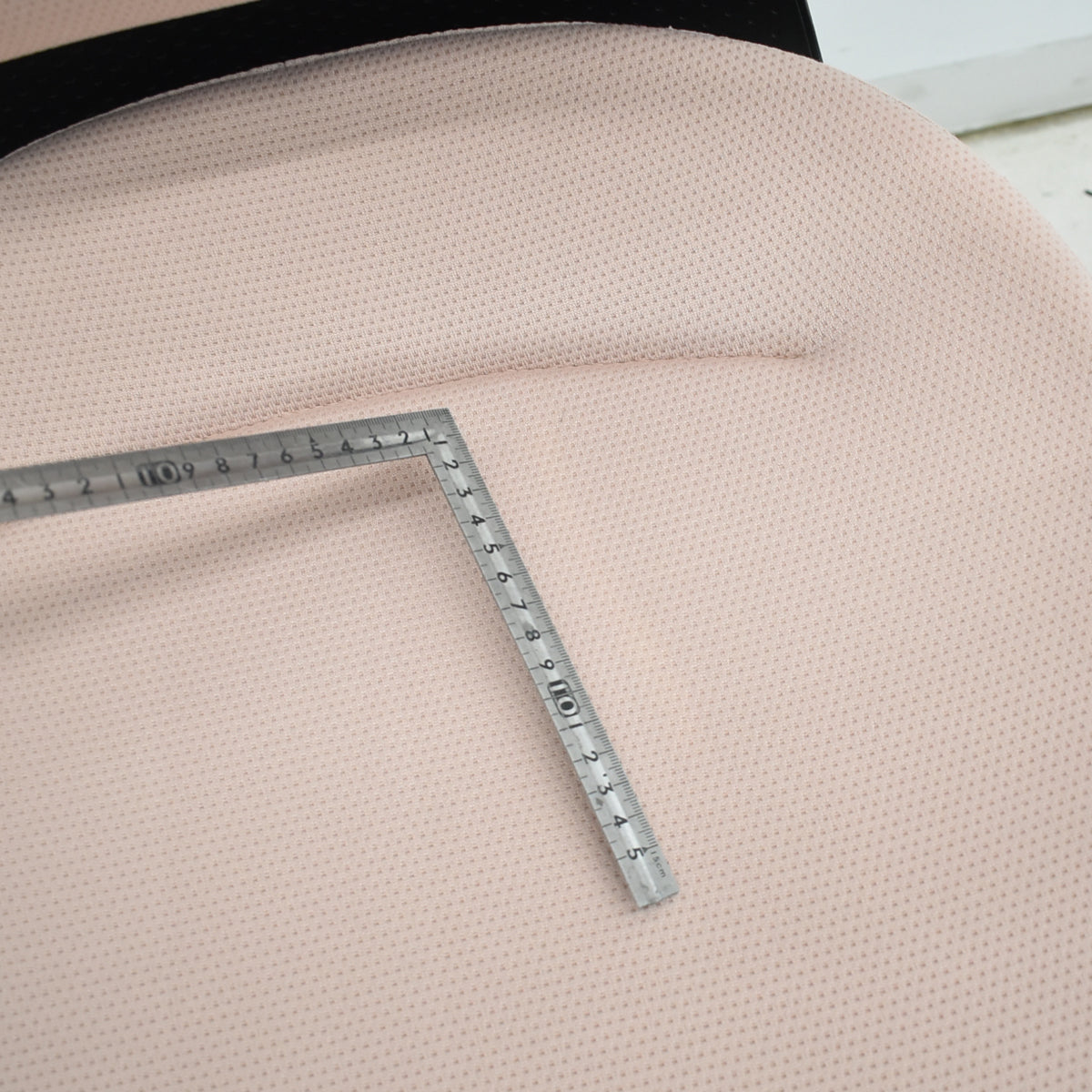 【中古】コクヨ　イング　固定肘　バーチカルタイプ　アッシュピンク　2026010603【中古オフィス家具】