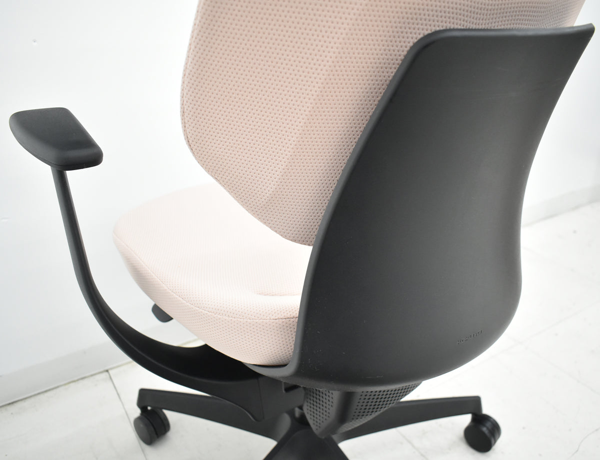 【中古】コクヨ　イング　固定肘　バーチカルタイプ　アッシュピンク　2026010603【中古オフィス家具】