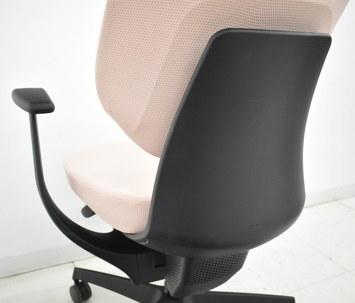 【中古】コクヨ　イング　固定肘　バーチカルタイプ　アッシュピンク　2026010604【中古オフィス家具】