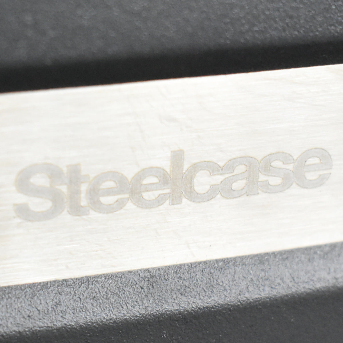 【中古】スチールケース　シンク２　固定肘　ランバーサポート　2026010606【中古オフィス家具】