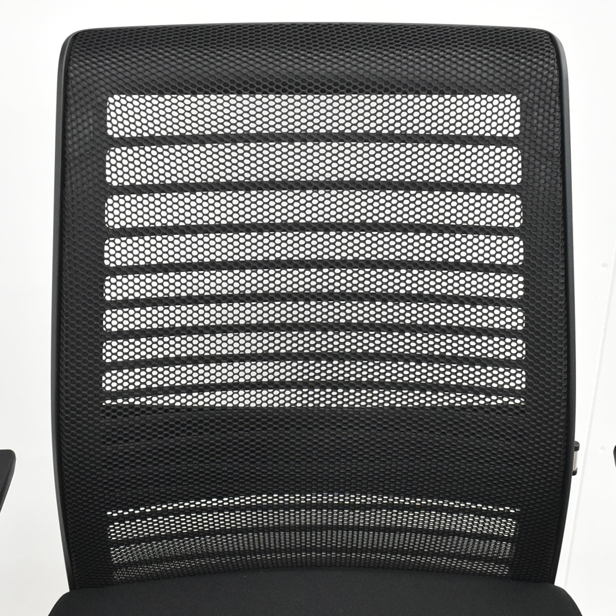 【中古】スチールケース　シンク２　固定肘　ランバーサポート　2026010606【中古オフィス家具】