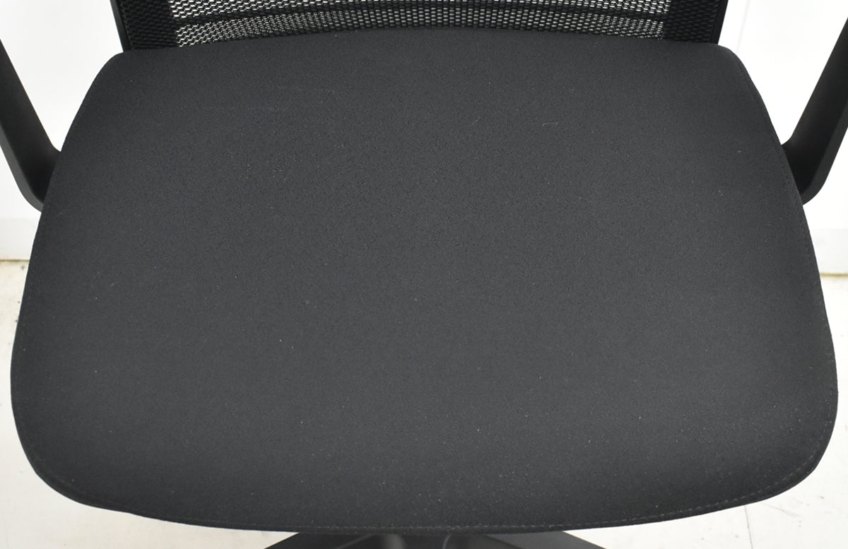 【中古】スチールケース　シンク２　固定肘　ランバーサポート　2026010606【中古オフィス家具】