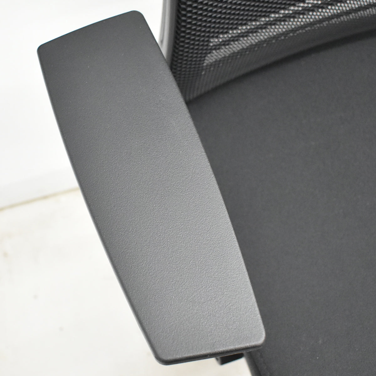 【中古】スチールケース　シンク２　固定肘　ランバーサポート　2026010606【中古オフィス家具】