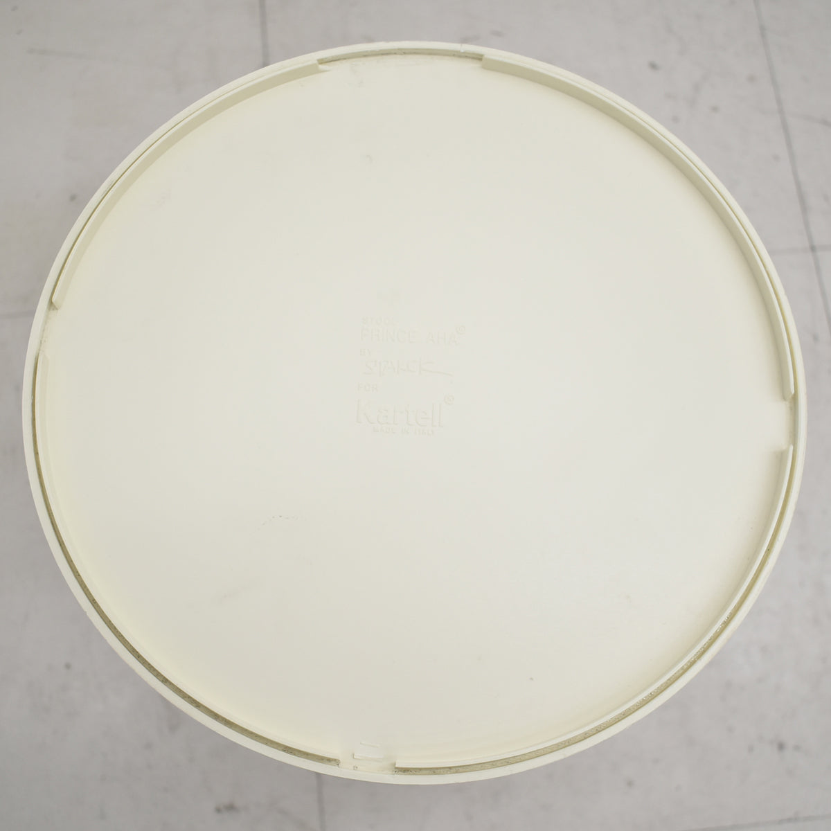 【中古】Kartell プリンスアハ　スツール　高さ430　2026010607 【中古オフィス家具】