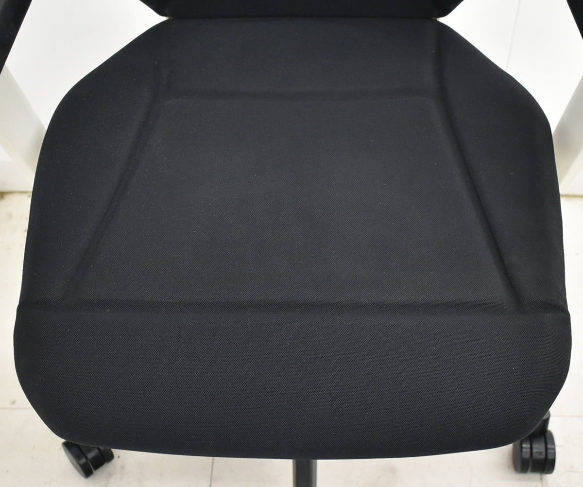 【中古】イトーキ　フリップフラップ　可動肘　ブラック　2026010801【中古オフィス家具】