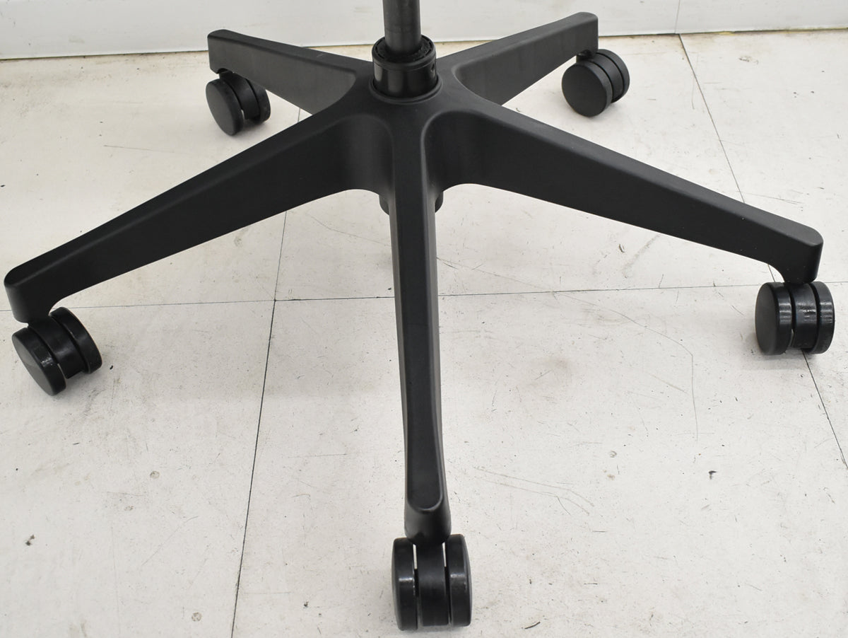 【中古】イトーキ　フリップフラップ　可動肘　ブラック　2026010801【中古オフィス家具】