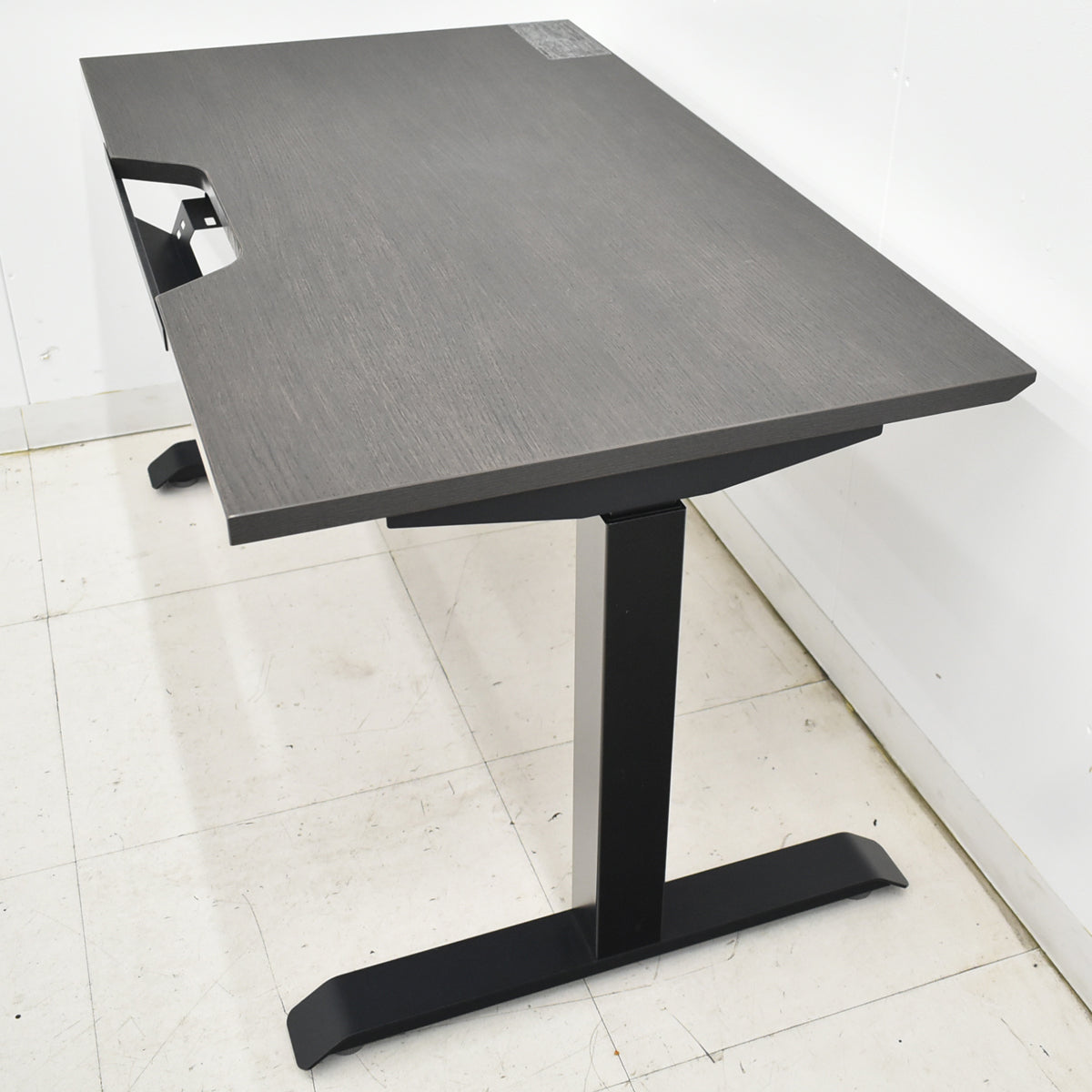 【中古】コクヨ　シークエンス　電動昇降デスク　ベーシックレバータイプ　船底天板　2021年製　幅1150　2026010802【中古オフィス家具】