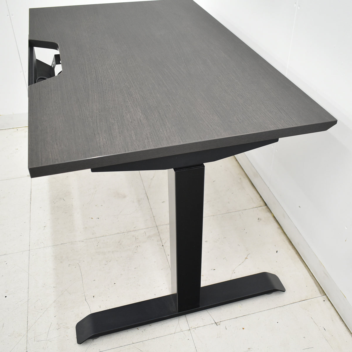 【中古】コクヨ　シークエンス　電動昇降デスク　ベーシックレバータイプ　船底天板　2021年製　幅1150　2026010803【中古オフィス家具】