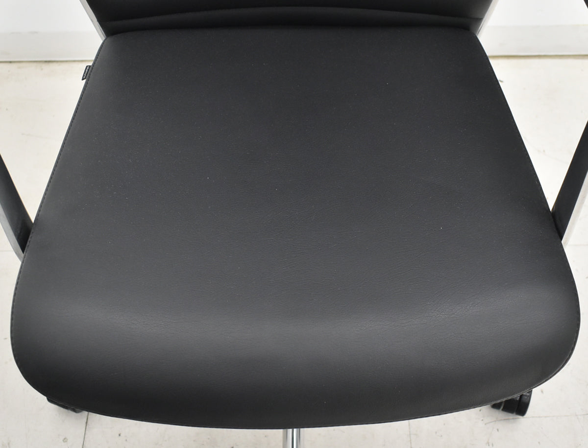 【中古】オカムラ　フィルメ　エクストラハイバック　エグゼクティブチェア　固定肘　ポリッシュ　ブラック　2026010804【中古オフィス家具】