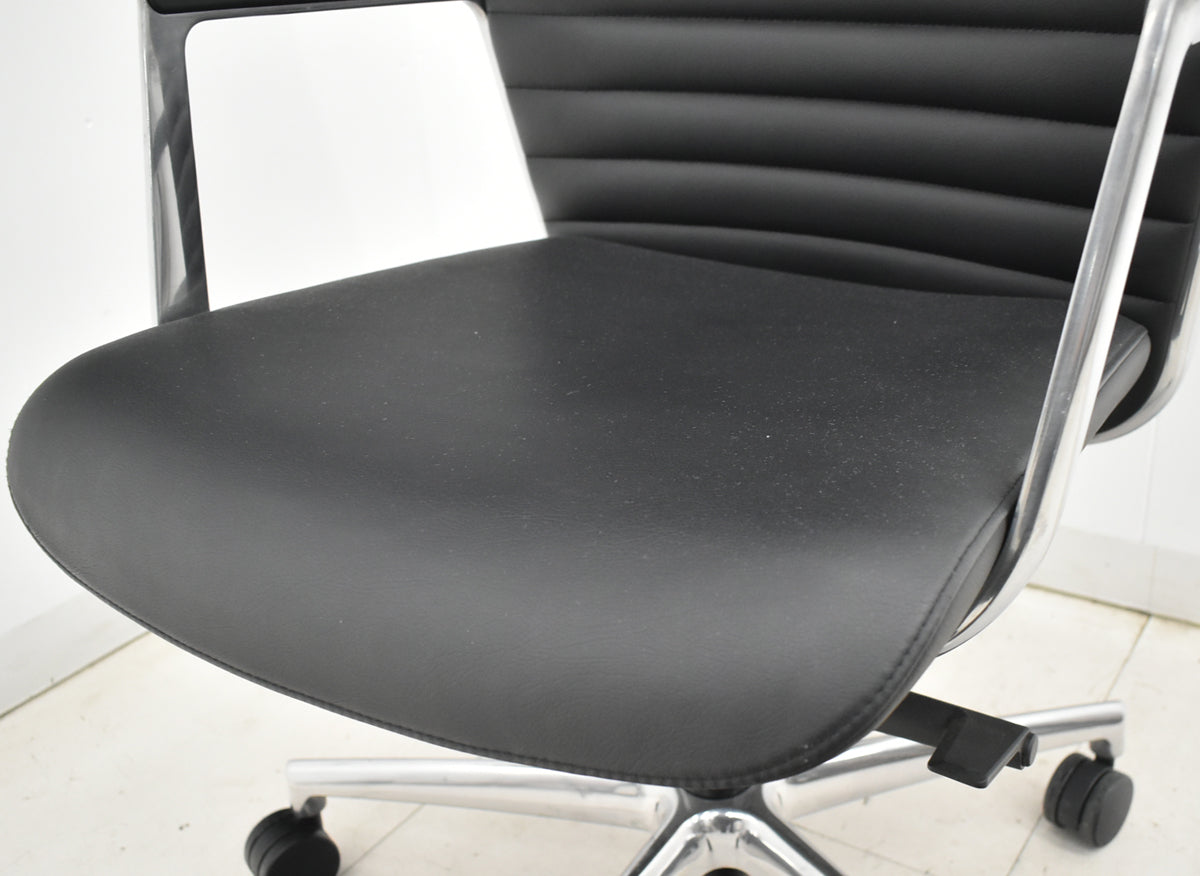 【中古】オカムラ　フィルメ　エクストラハイバック　エグゼクティブチェア　固定肘　ポリッシュ　ブラック　2026010804【中古オフィス家具】