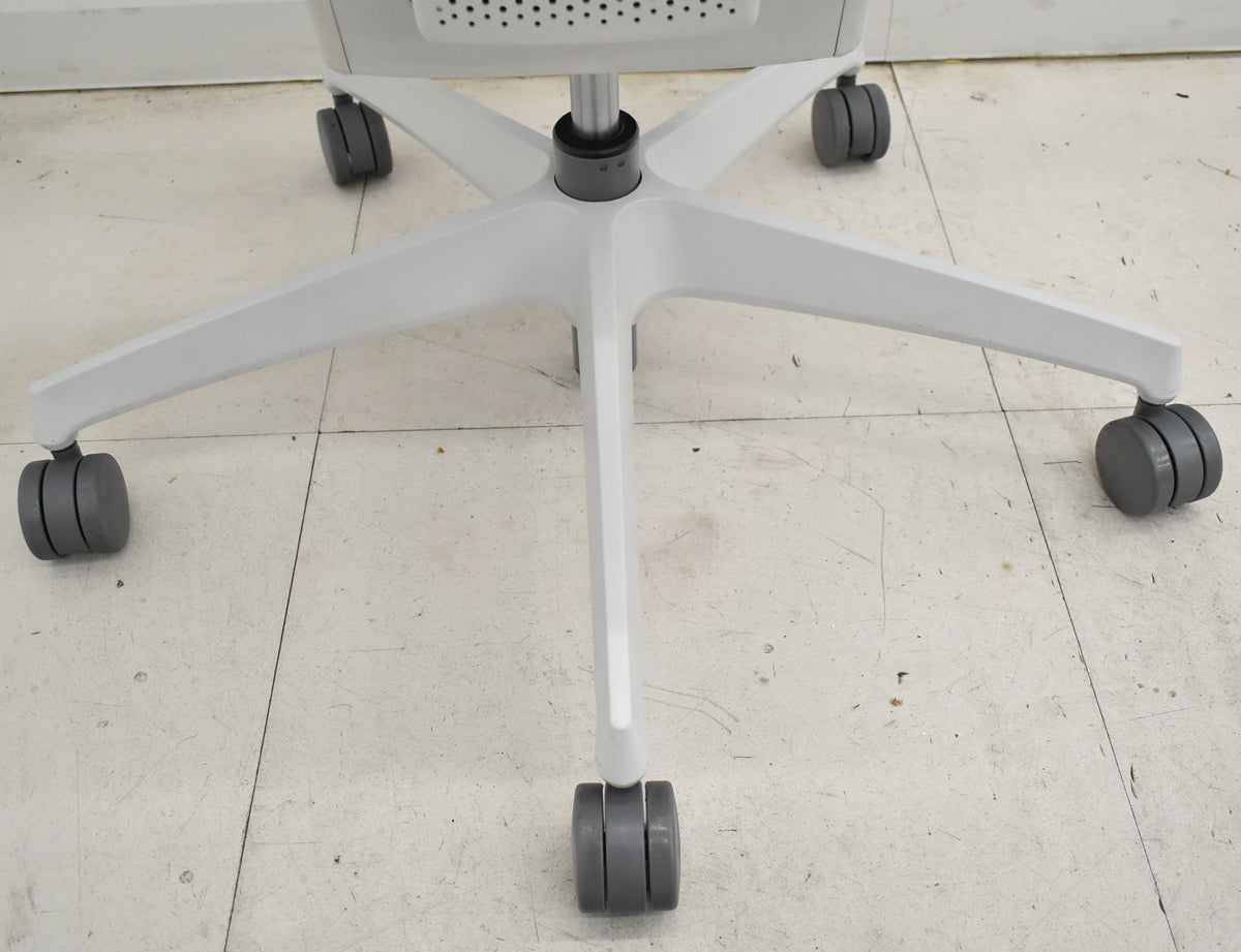 【中古】コクヨ　イング　固定肘　バーチカルタイプ　ブラック×ホワイトグレー　2026010805【中古オフィス家具】