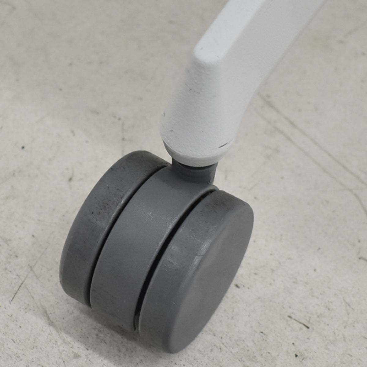 【中古】コクヨ　イング　固定肘　バーチカルタイプ　ブラック×ホワイトグレー　2026010805【中古オフィス家具】