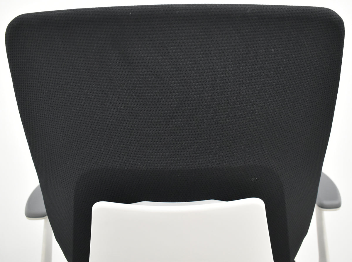 【中古】コクヨ　イング　固定肘　バーチカルタイプ　ブラック×ホワイトグレー　2026010805【中古オフィス家具】