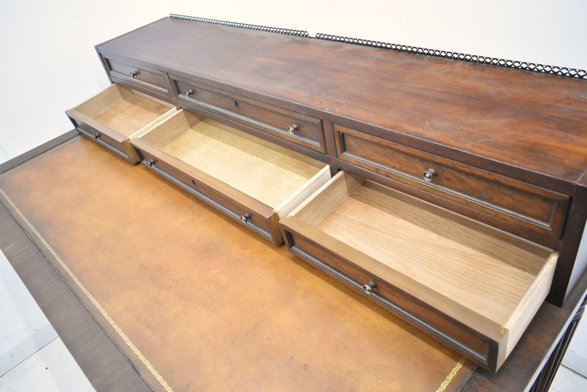 【中古】ドレクセルヘリテイジ　ライティングデスク　アンティーク　幅1345　木製　2026011601【中古オフィス家具】