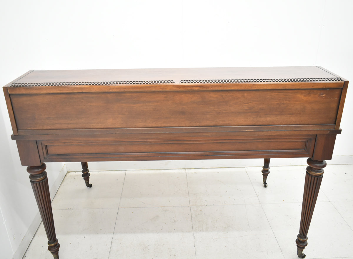 【中古】ドレクセルヘリテイジ　ライティングデスク　アンティーク　幅1345　木製　2026011601【中古オフィス家具】