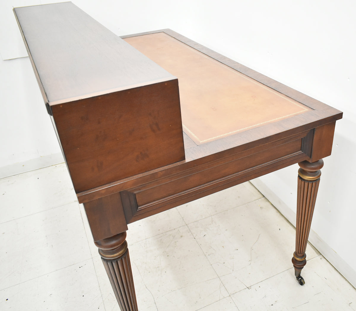 【中古】ドレクセルヘリテイジ　ライティングデスク　アンティーク　幅1345　木製　2026011602【中古オフィス家具】