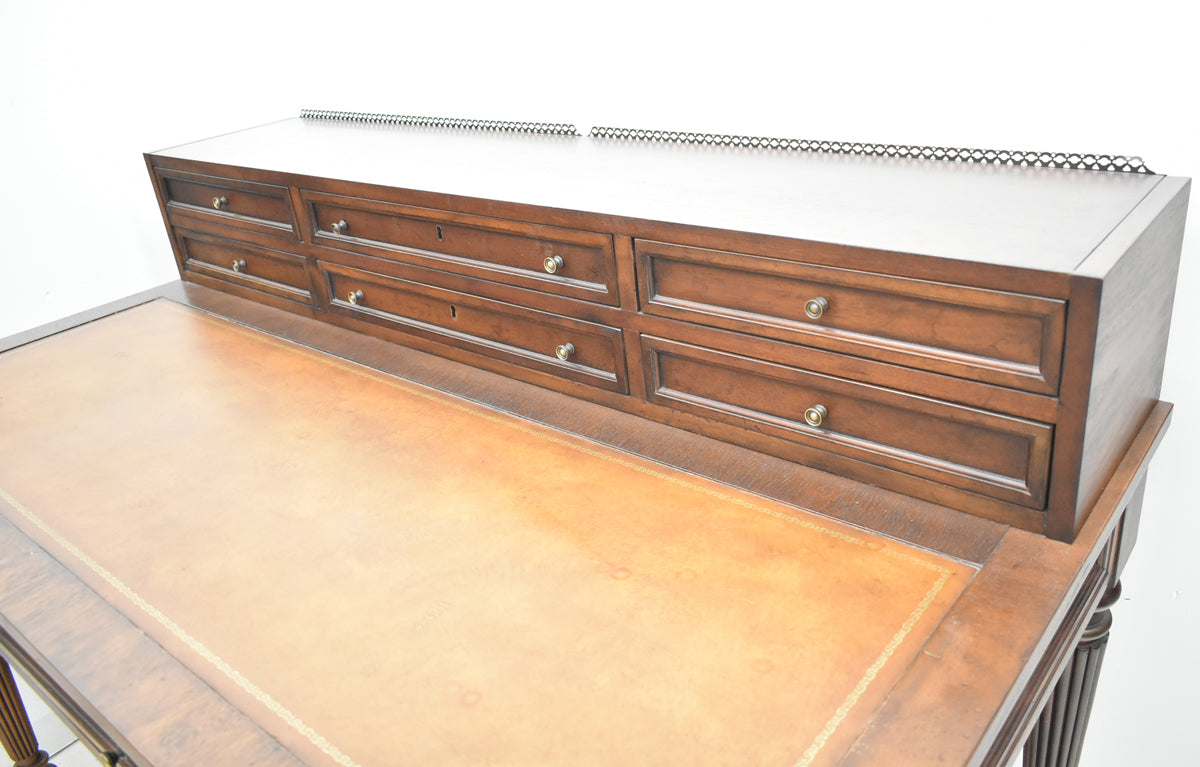 【中古】ドレクセルヘリテイジ　ライティングデスク　アンティーク　幅1345　木製　2026011602【中古オフィス家具】