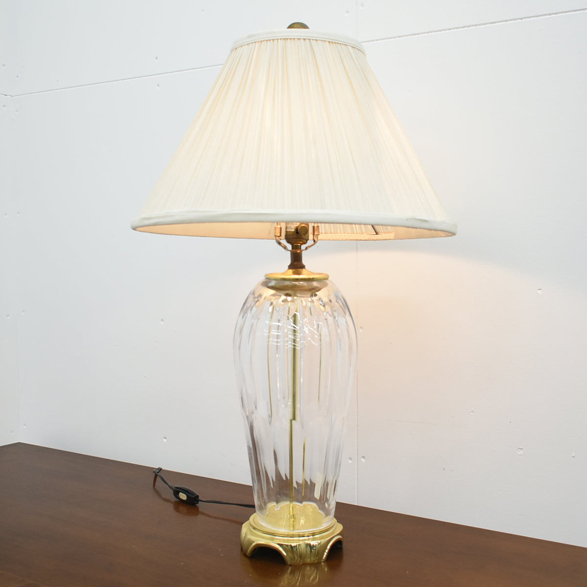 【中古】ドレクセルヘリテイジ　テーブルランプ　卓上照明　直径460　ガラス　2026011901【中古オフィス家具】