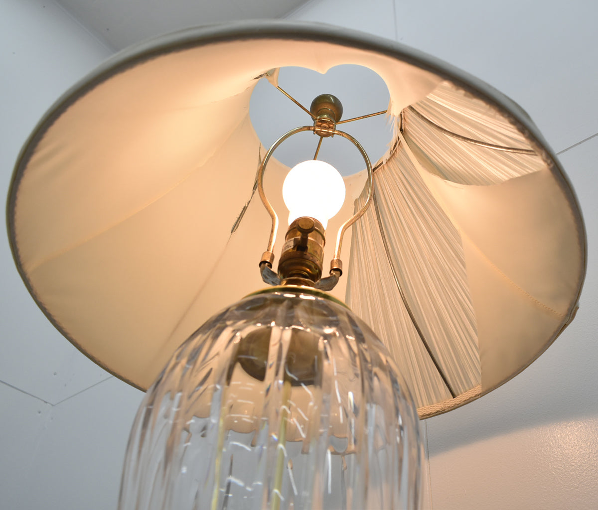 【中古】ドレクセルヘリテイジ　テーブルランプ　卓上照明　直径460　ガラス　2026011901【中古オフィス家具】