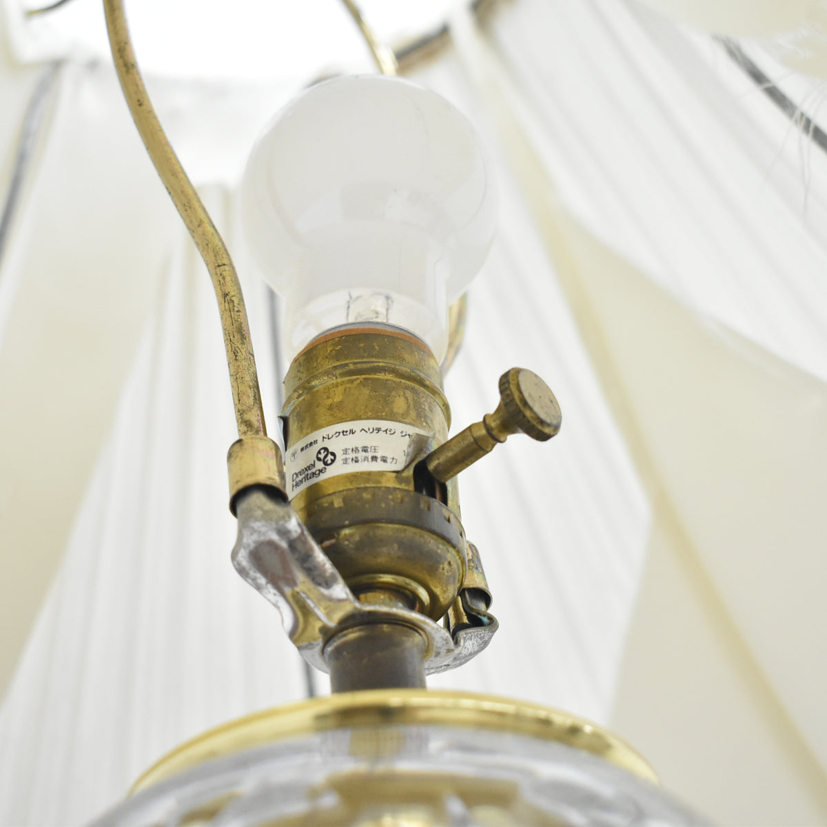 【中古】ドレクセルヘリテイジ　テーブルランプ　卓上照明　直径460　ガラス　2026011901【中古オフィス家具】