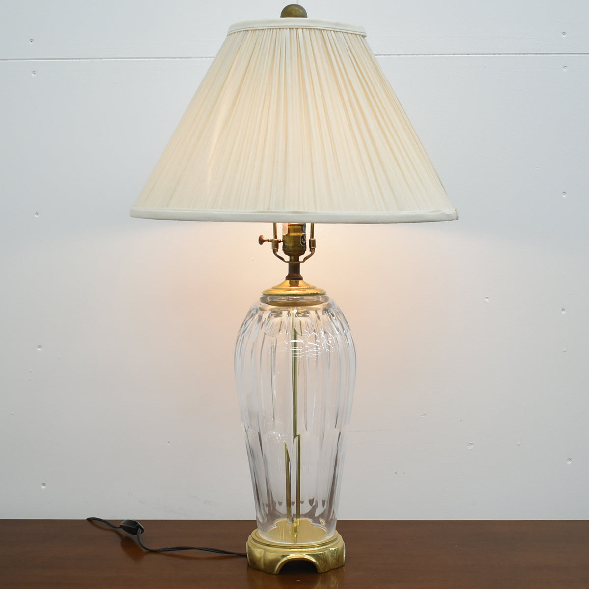 【中古】ドレクセルヘリテイジ　テーブルランプ　卓上照明　直径460　ガラス　2026011902【中古オフィス家具】