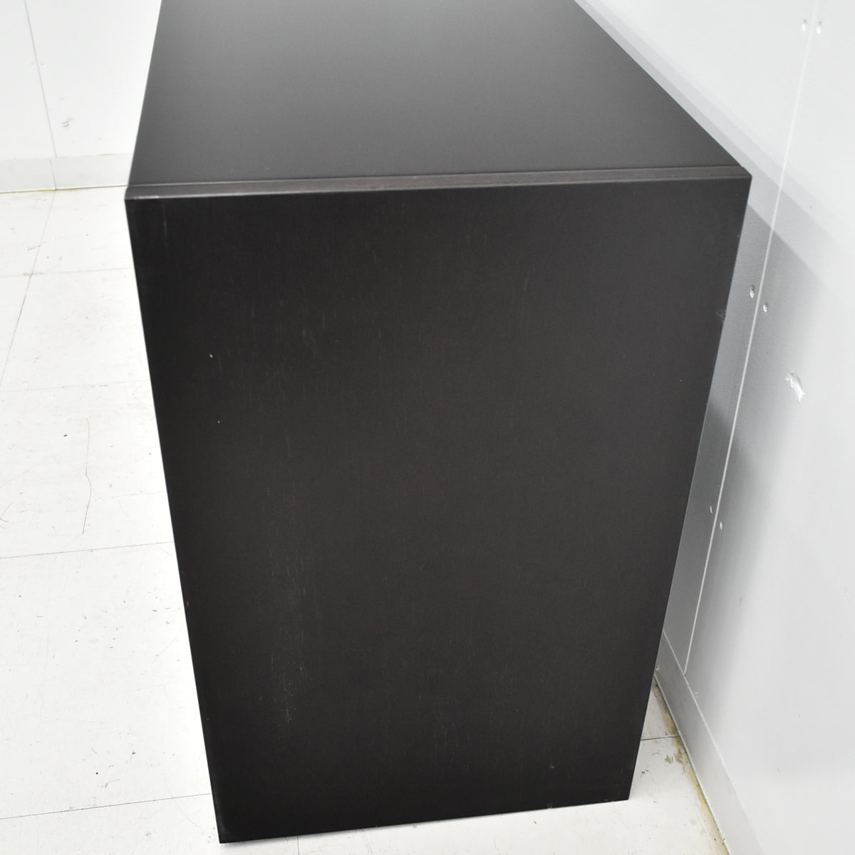 【中古】オカムラ　マスターラインII　クレデンザ（サイドボード）ガラス扉タイプ　ソフトクローズ機能　幅1840　ダークブラウン　2026012104【中古オフィス家具】