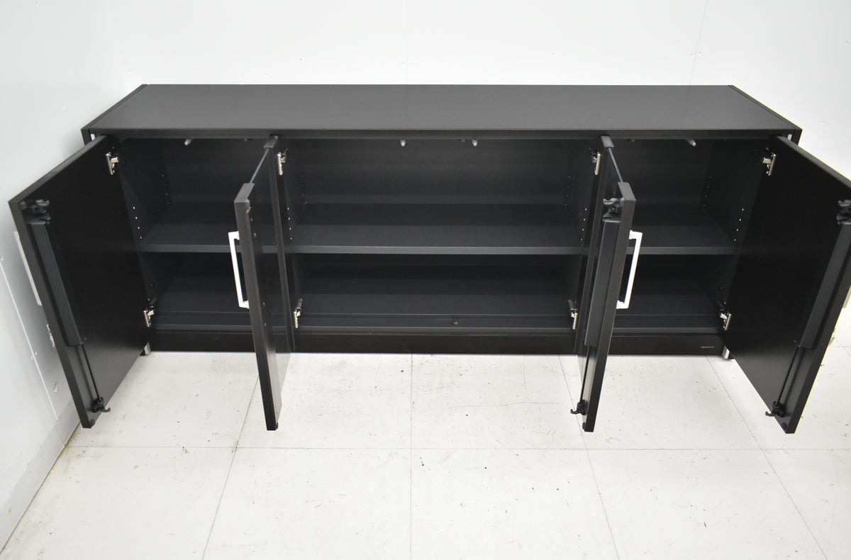 【中古】オカムラ　マスターラインII　クレデンザ（サイドボード）ガラス扉タイプ　ソフトクローズ機能　幅1840　ダークブラウン　2026012104【中古オフィス家具】