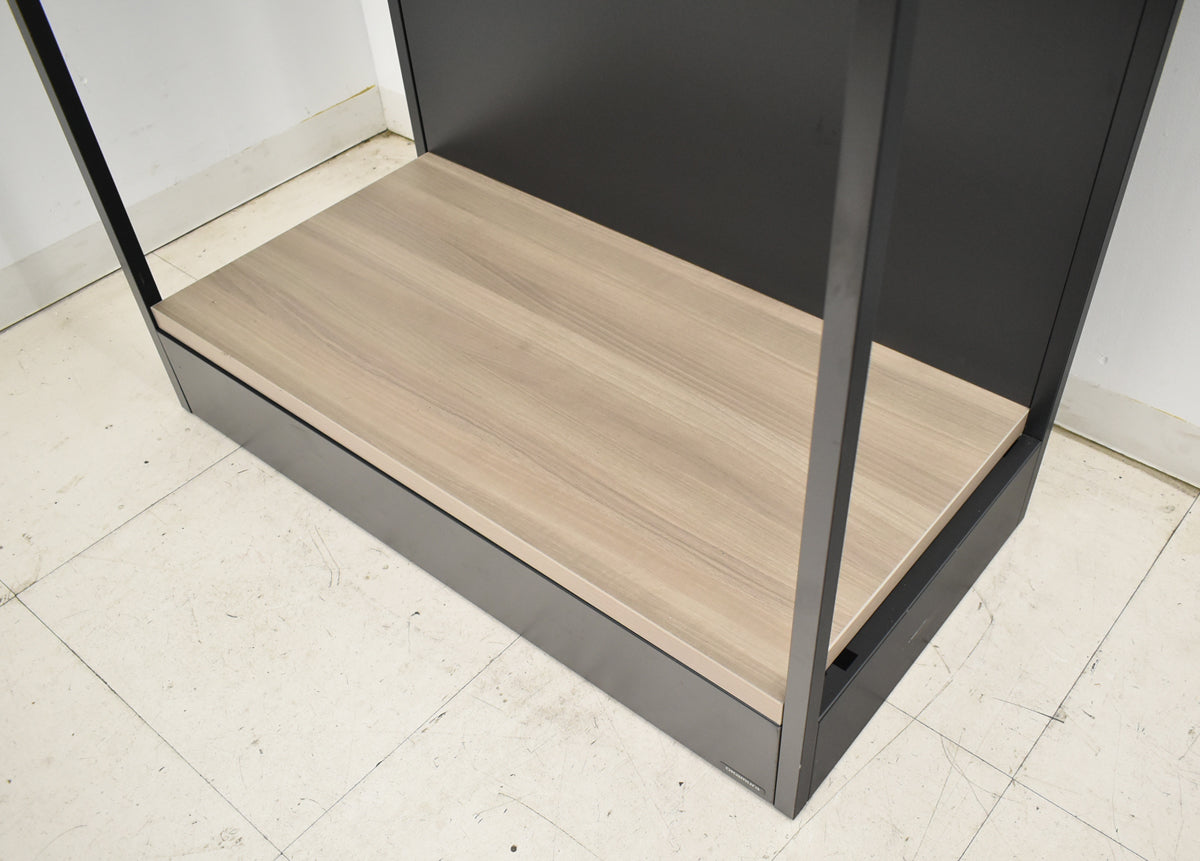 【中古】オカムラ　ライブスシェルフ（Lives Shelf）シリーズ　コートハンガーユニット　ブラック　幅900　2026012201【中古オフィス家具】