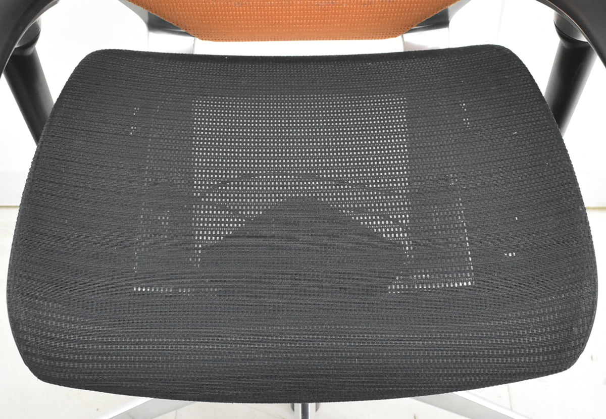 【中古】オカムラ　バロン　ハイバック　可動肘　ポリッシュ　ブラック×オレンジ　肘パッド新品　2026012203【中古オフィス家具】