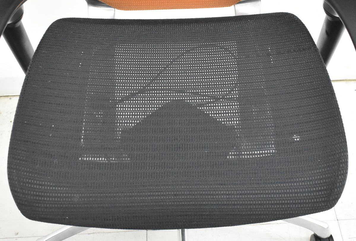 【中古】オカムラ　バロン　ハイバック　可動肘　ポリッシュ　ブラック×オレンジ　肘パッド新品　2026012204【中古オフィス家具】
