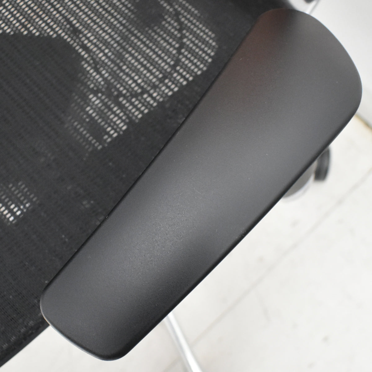 【中古】オカムラ　バロン　ハイバック　可動肘　ポリッシュ　ブラック×オレンジ　肘パッド新品　2026012205【中古オフィス家具】