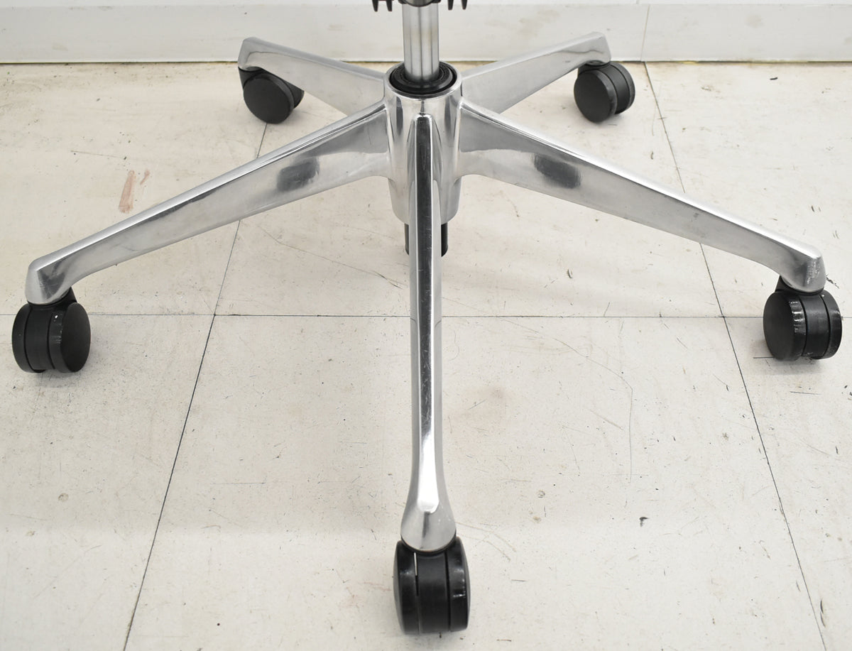 【中古】オカムラ　バロン　ハイバック　可動肘　ポリッシュ　ブラック×オレンジ　肘パッド新品　2026012205【中古オフィス家具】