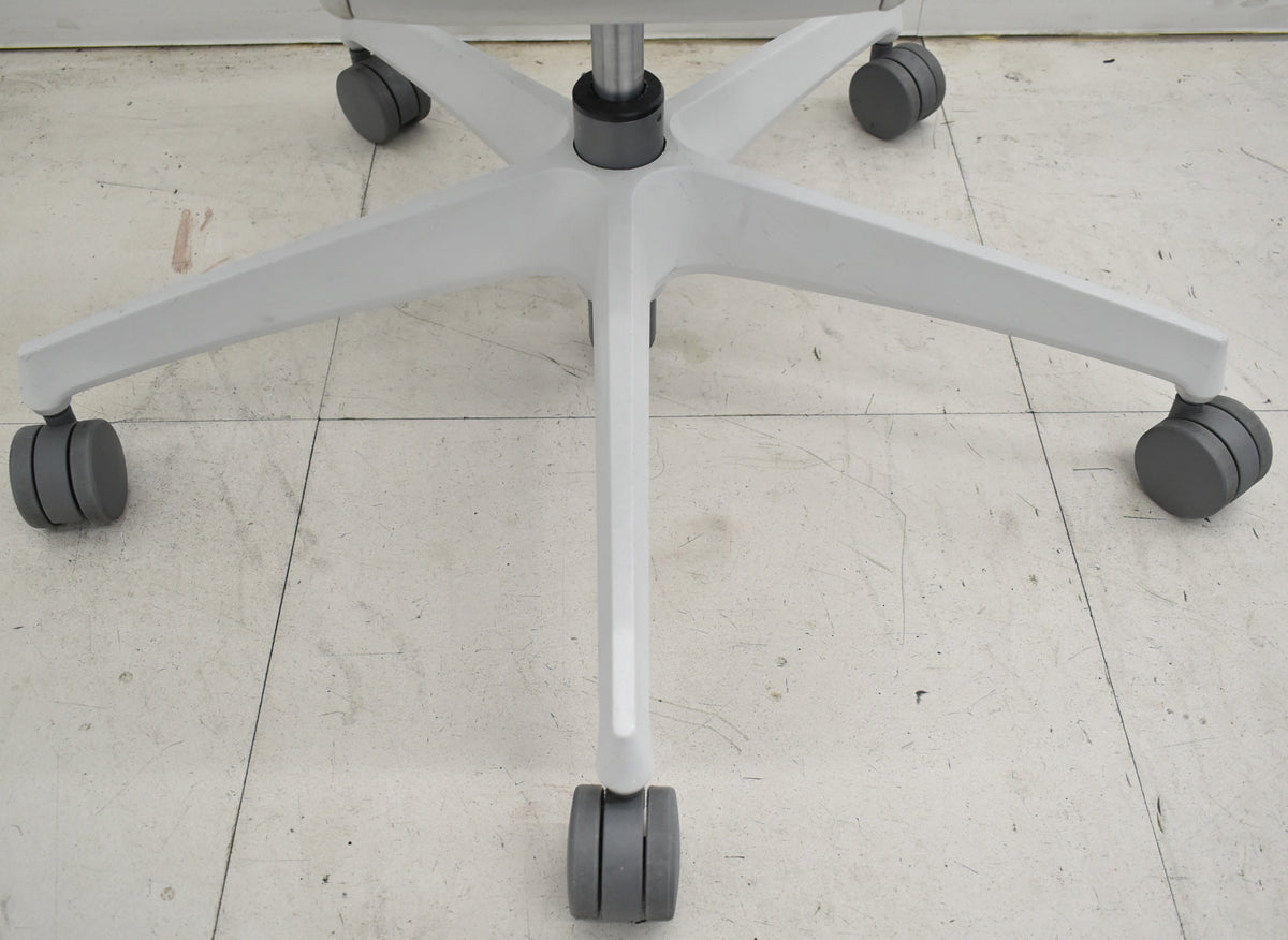 【中古】コクヨ　イング　固定肘　ラテラルタイプ　ナイロンキャスター　アッシュターコイズ　2026012206【中古オフィス家具】