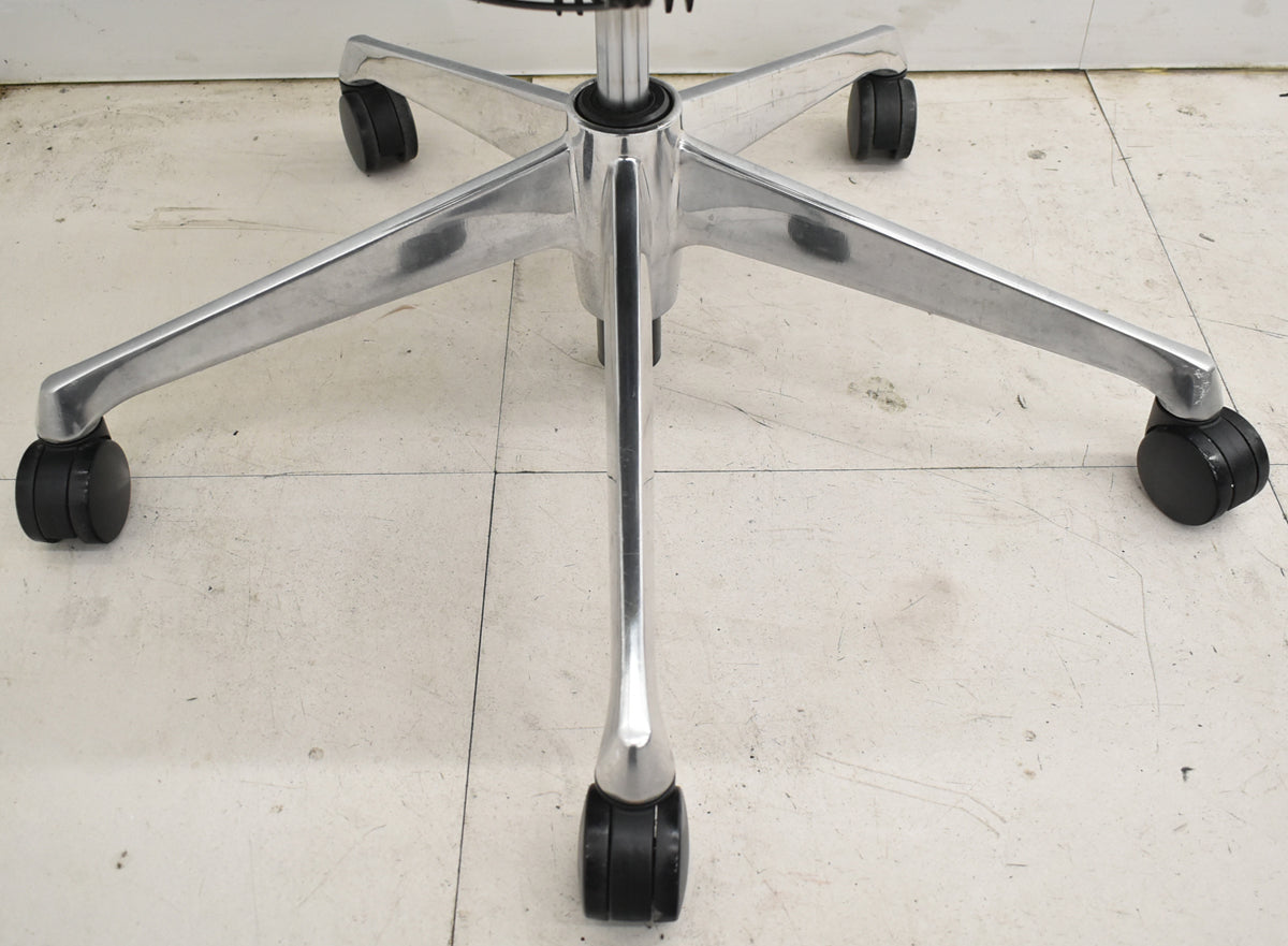 【中古】オカムラ　バロン　エクストラハイバック　可動肘　可動ヘッドレスト　ポリッシュ　ライムグリーン　肘パッド新品　2026012605【中古オフィス家具】