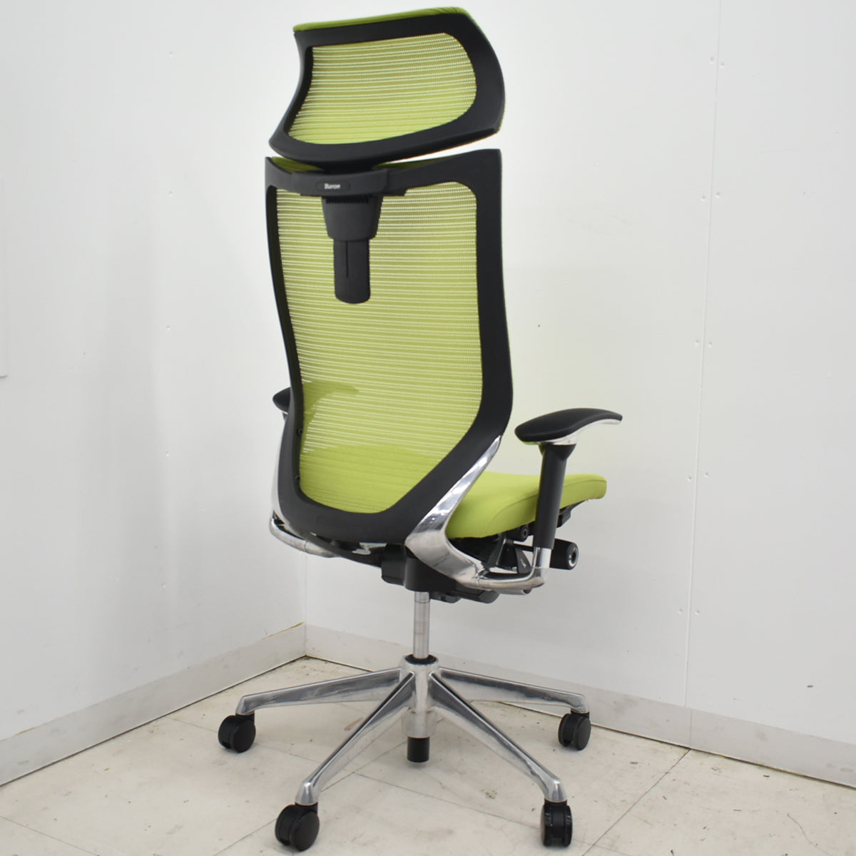 【中古】オカムラ　バロン　エクストラハイバック　可動肘　可動ヘッドレスト　ポリッシュ　ライムグリーン　肘パッド新品　2026012605【中古オフィス家具】