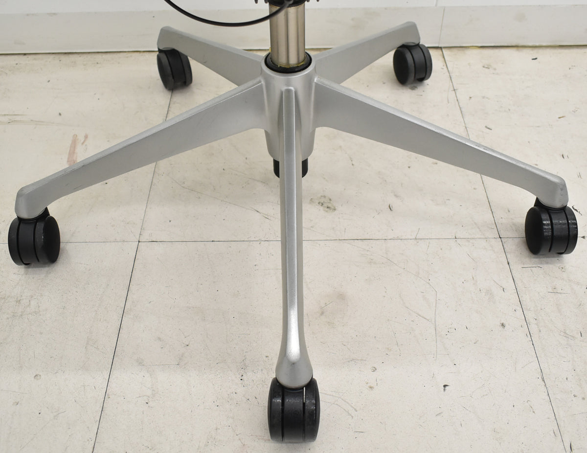 【中古】オカムラ　バロン　ハイバック　可動肘　シルバー脚　ピスタチオグリーン　2026012607【中古オフィス家具】