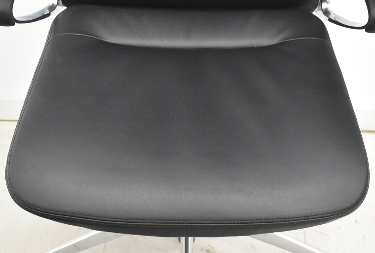 【中古】オカムラ　モードチェア　ハイバック　固定肘　総革張り　2020年製　ブラック　2026012608【中古オフィス家具】